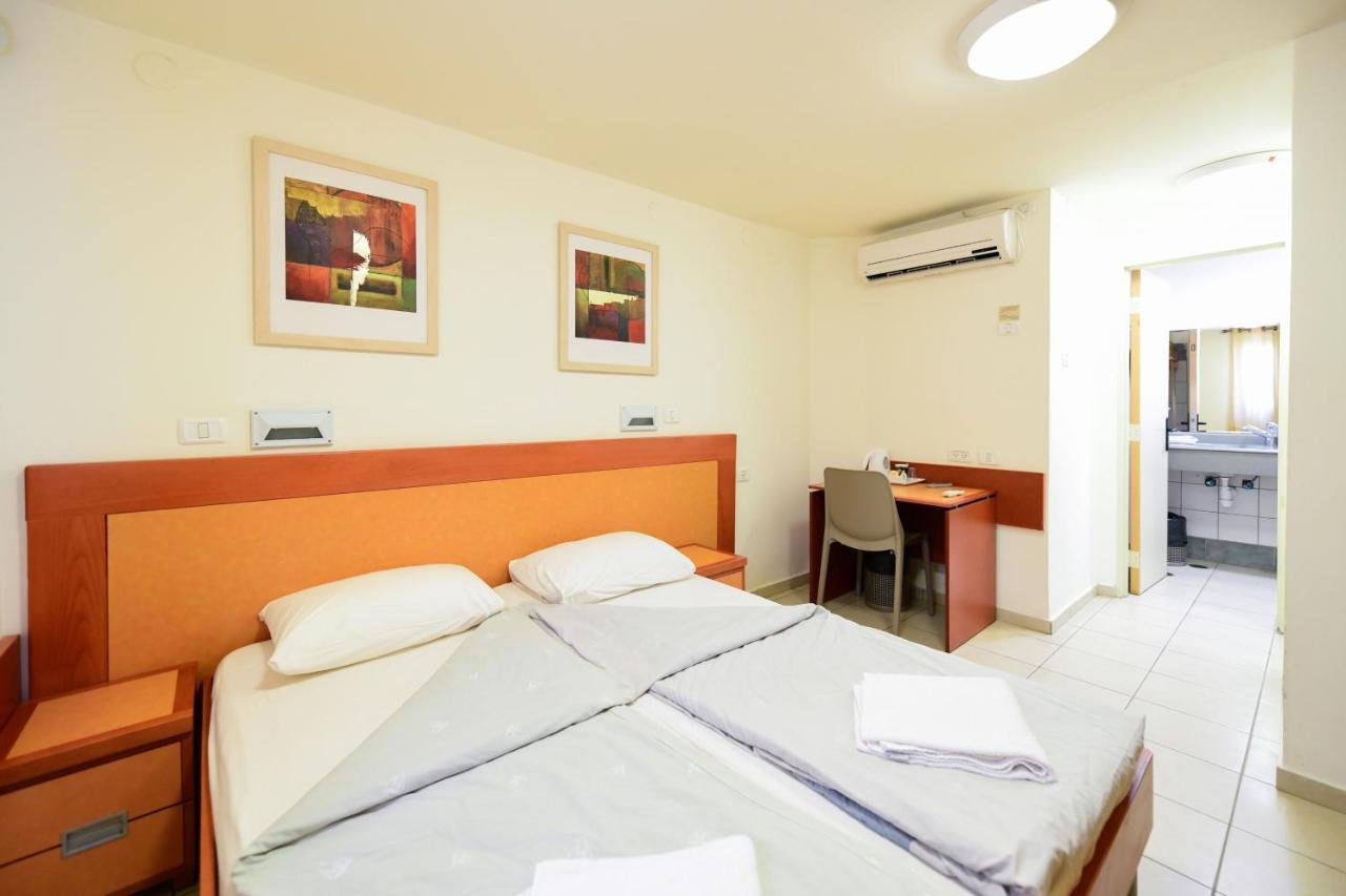 Hi - Arad Hostel Exterior photo