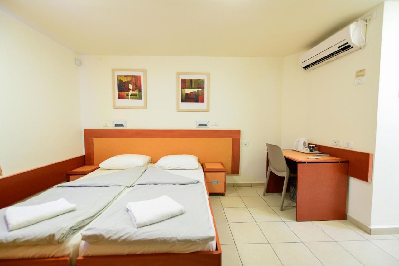 Hi - Arad Hostel Exterior photo